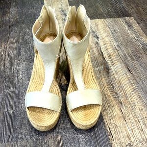 Kenneth Cole Platinum Leather 4” Espadrilles Size 10